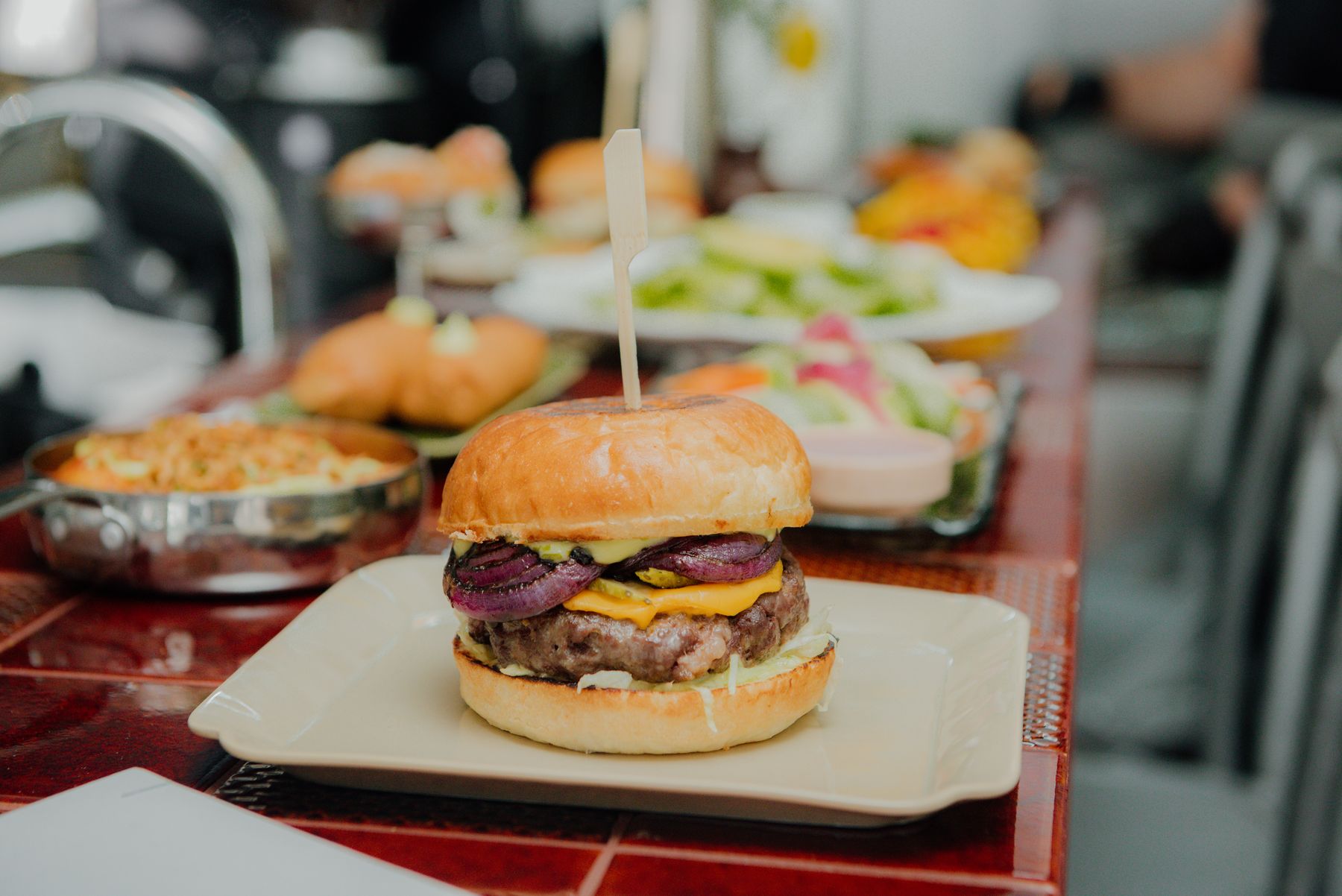 Pablo’s burger na stolu